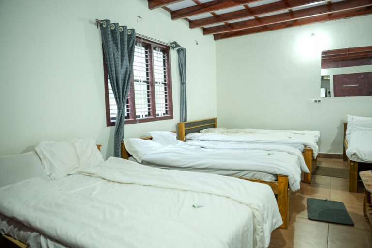 rooms near kudremukh peak -hulkodmane stay